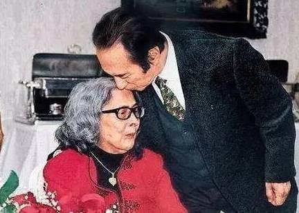 2004新澳門天天開好彩大全正版——全面解析與回顧，澳門彩票解析與回顧，2004年天天好彩正版大全